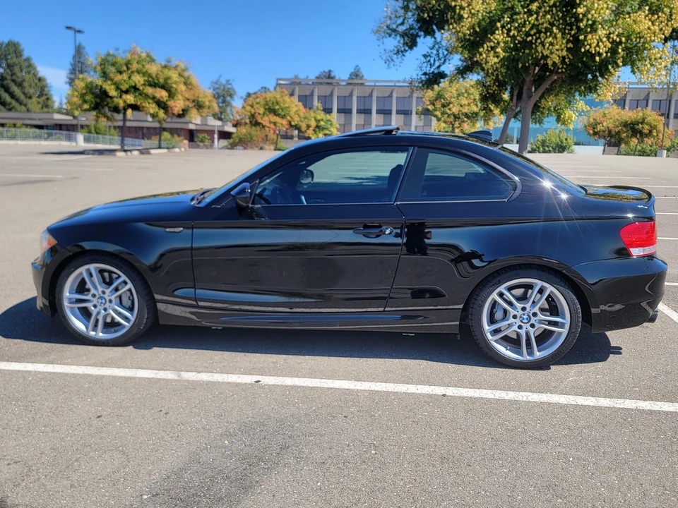 2011 BMW E82 135i & 135is - Image 10 of 31