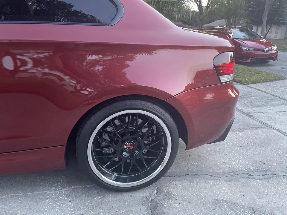 2011 BMW E82 135i & 135is - Image 28 of 31