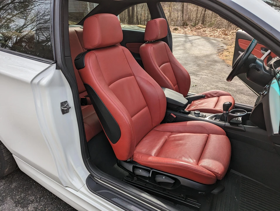2011 BMW E82 135i & 135is - Image 29 of 31