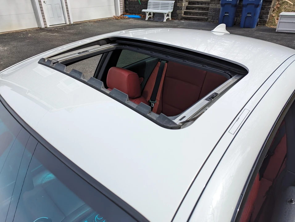 2011 BMW E82 135i & 135is - Image 13 of 31