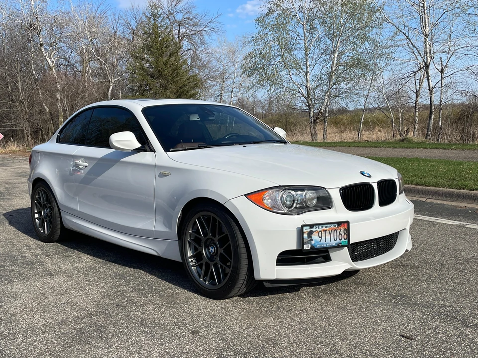 2011 BMW E82 135i & 135is - Image 13 of 31
