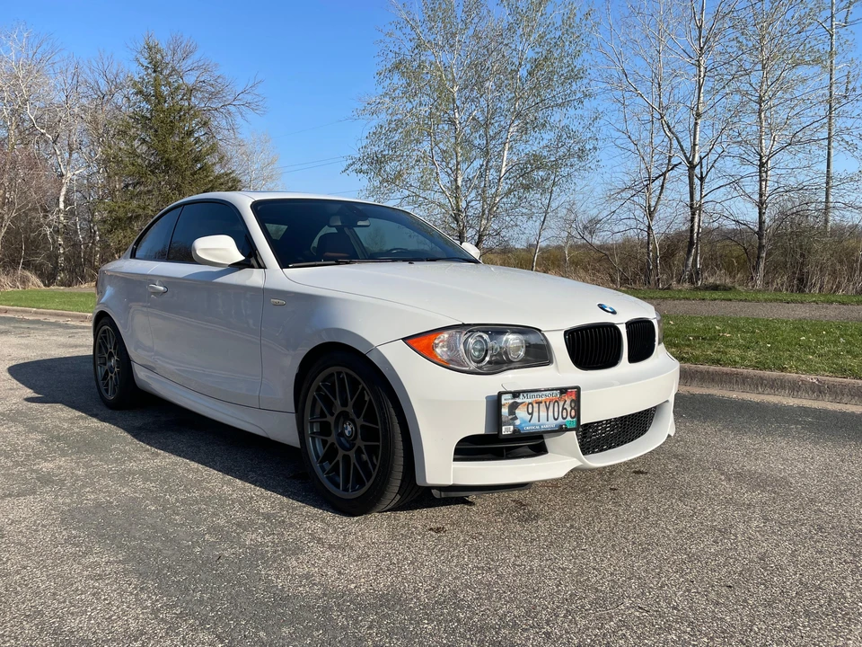 2011 BMW E82 135i & 135is - Image 14 of 31