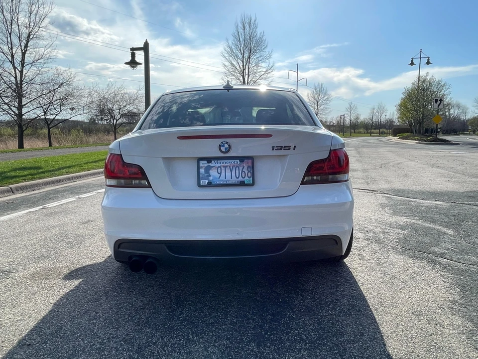 2011 BMW E82 135i & 135is - Image 9 of 31