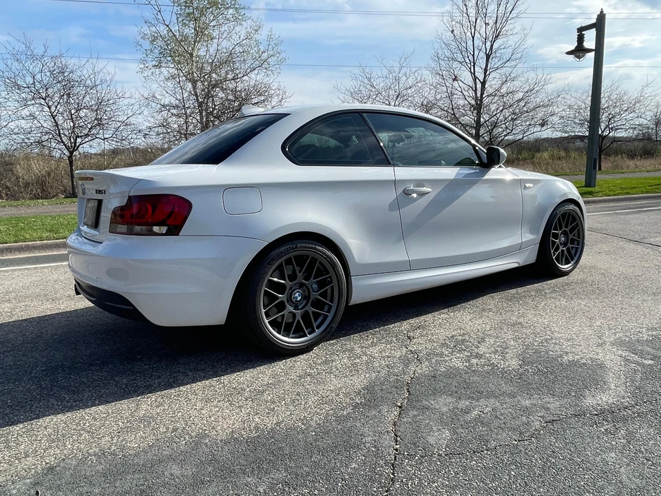 2011 BMW E82 135i & 135is - Image 11 of 31