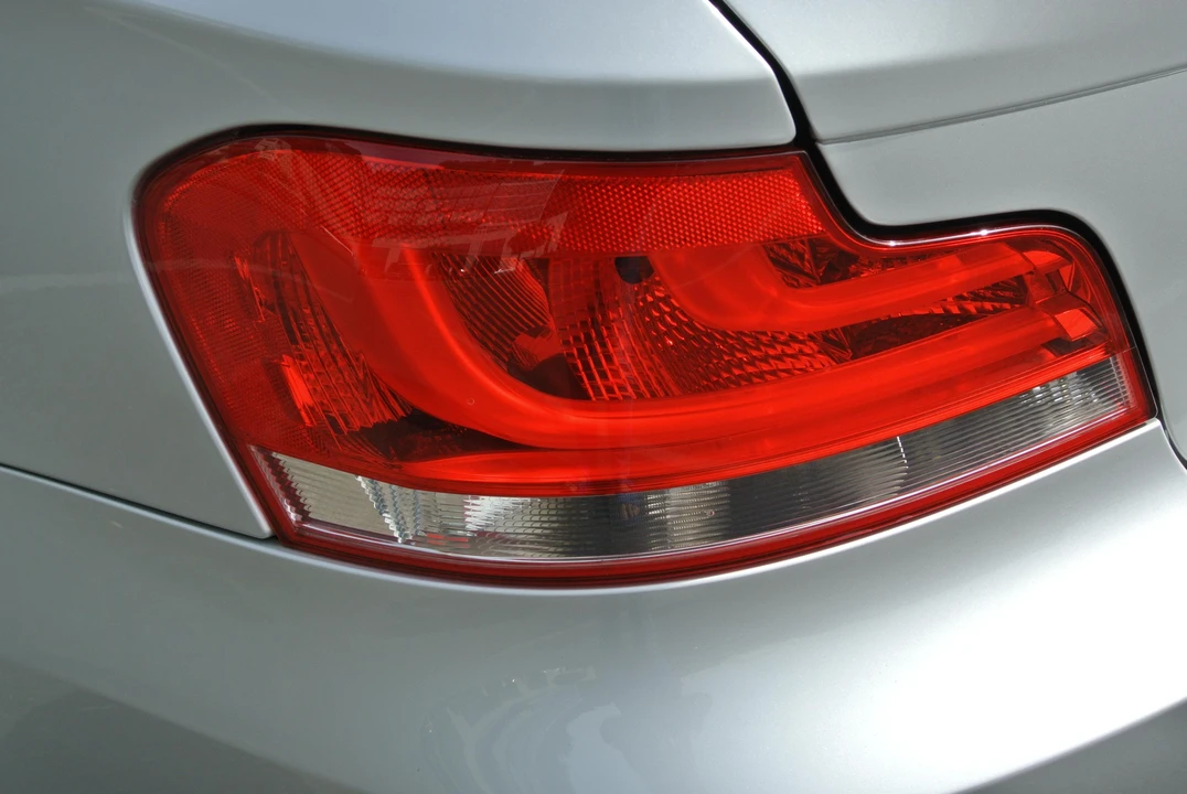 2011 BMW E82 135i & 135is - Image 29 of 31