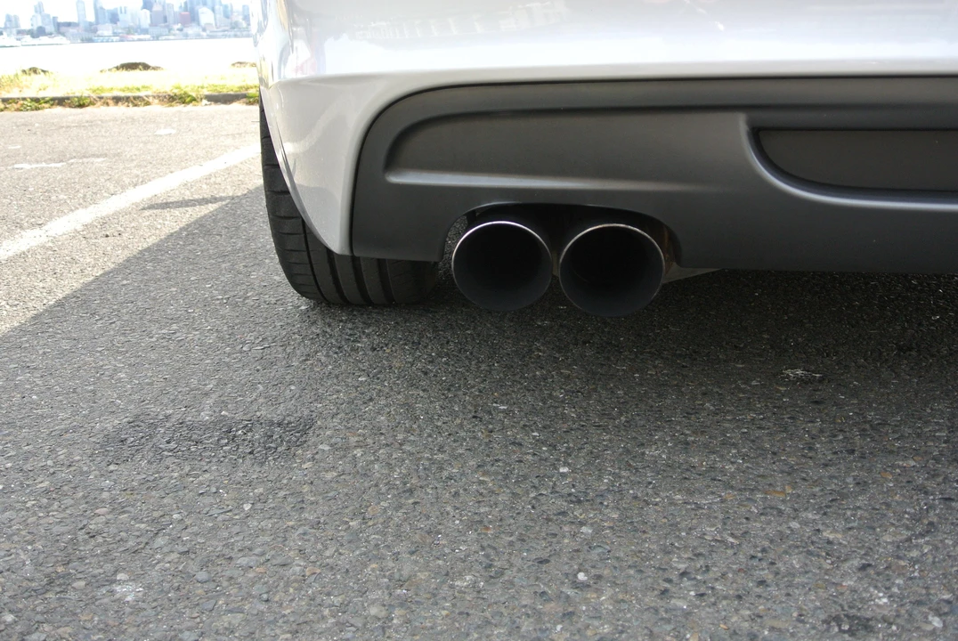 2011 BMW E82 135i & 135is - Image 30 of 31