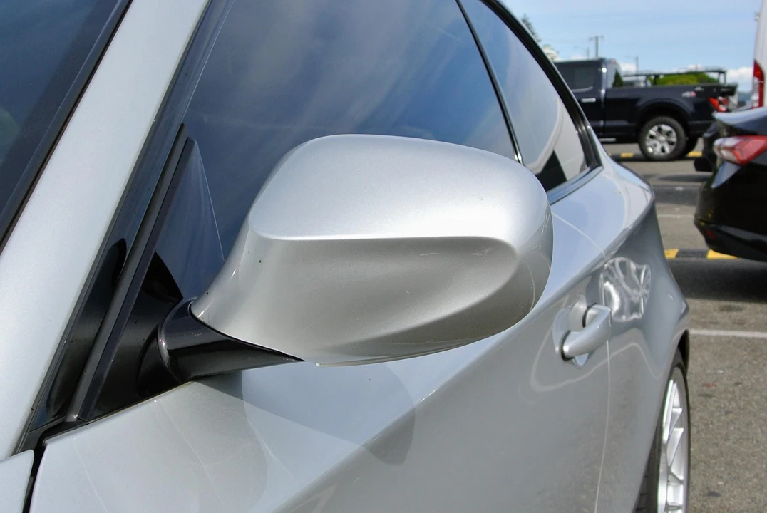 2011 BMW E82 135i & 135is - Image 25 of 31
