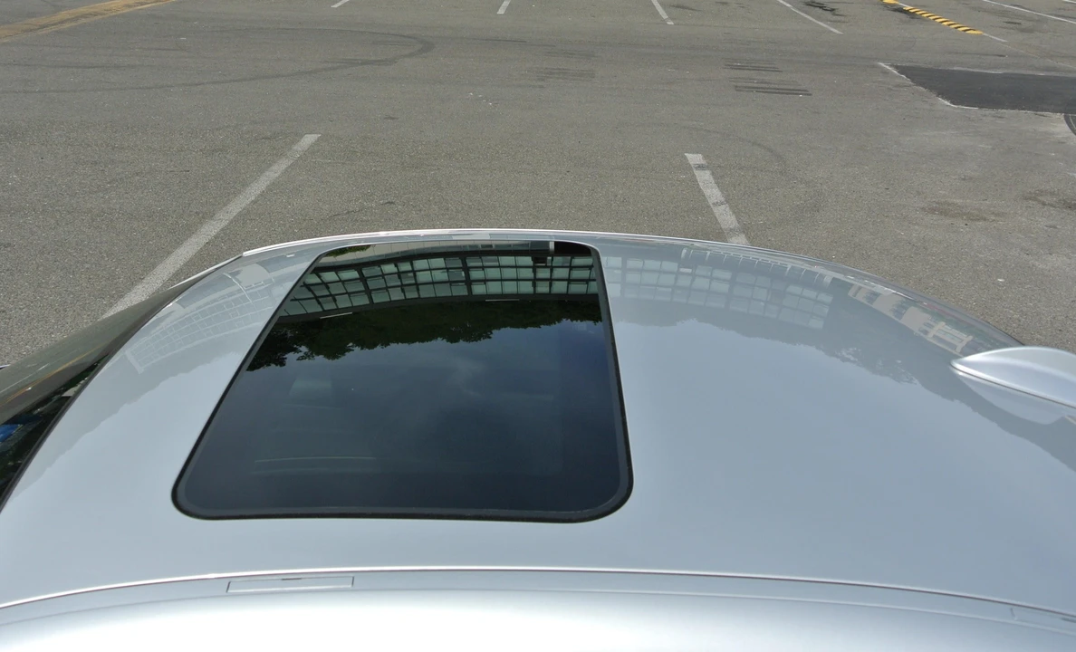 2011 BMW E82 135i & 135is - Image 27 of 31