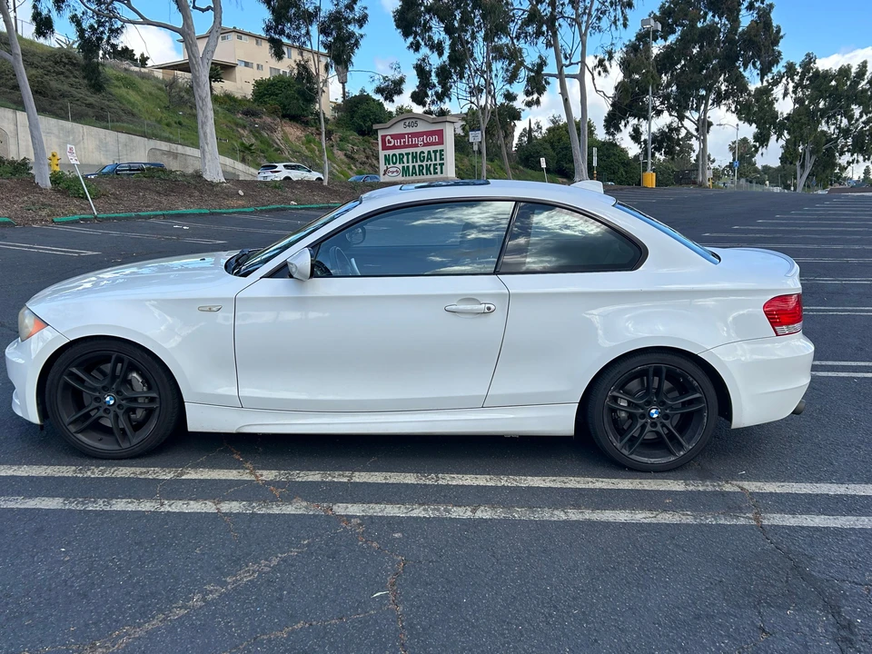 2011 BMW E82 135i & 135is - Image 8 of 31