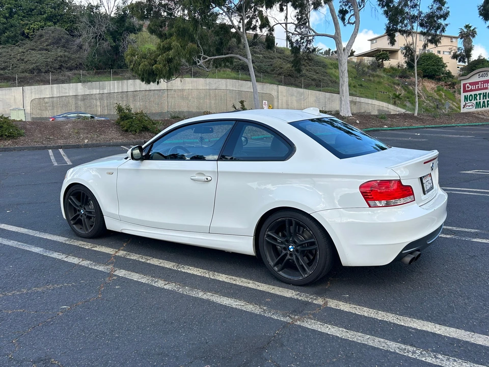 2011 BMW E82 135i & 135is - Image 9 of 31