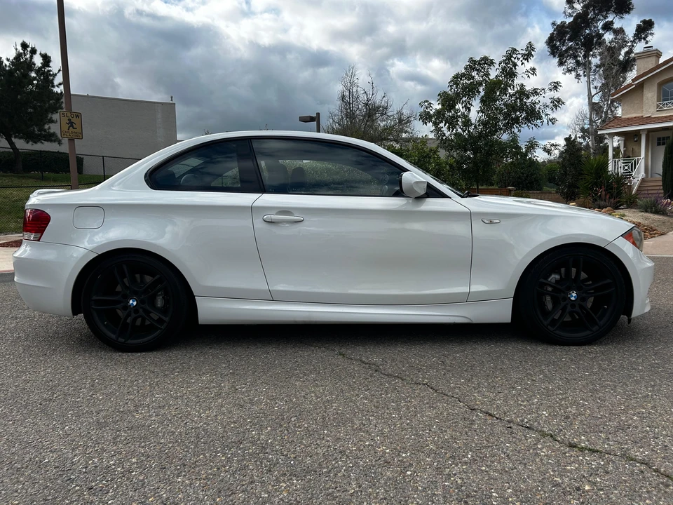 2011 BMW E82 135i & 135is - Image 14 of 31
