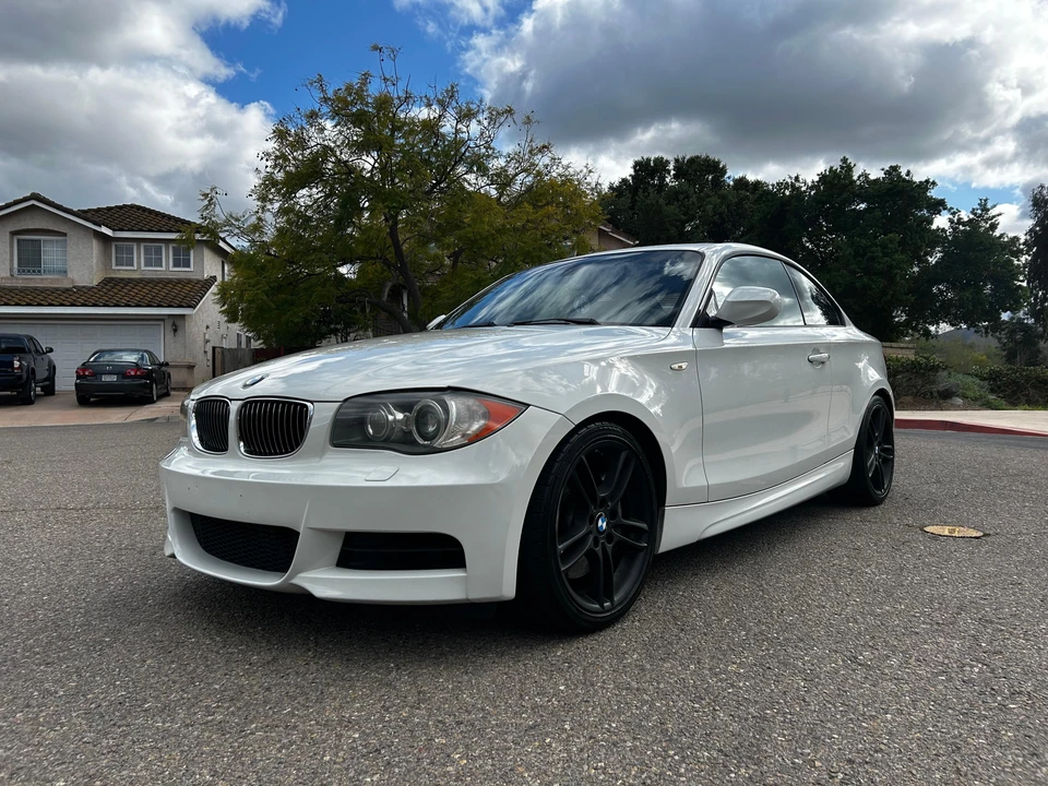 2011 BMW E82 135i & 135is - Image 7 of 31