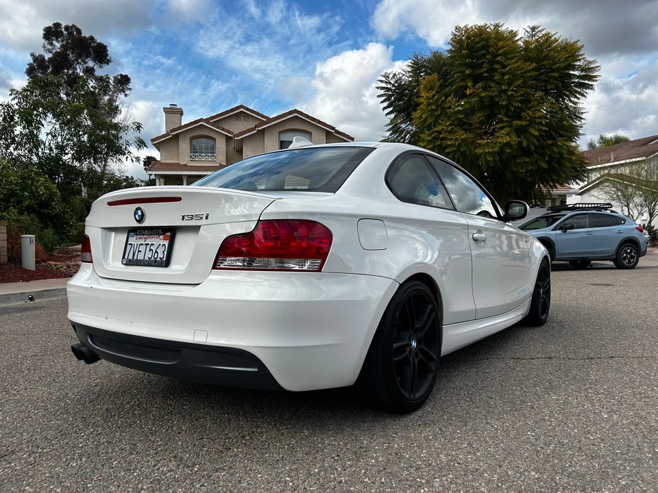 2011 BMW E82 135i & 135is - Image 13 of 31