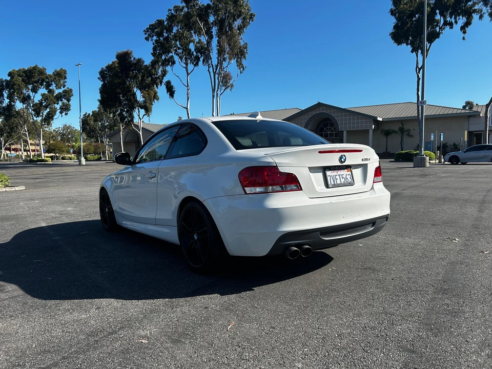 2011 BMW E82 135i & 135is - Image 11 of 31