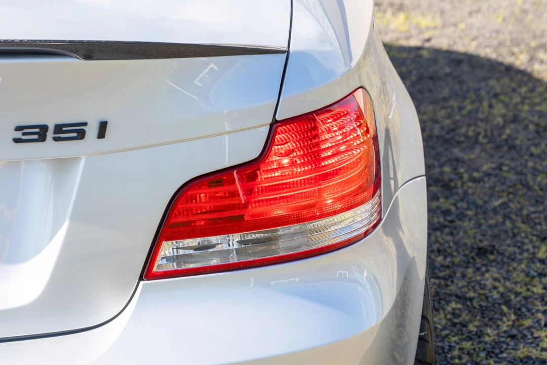 2011 BMW E82 135i & 135is - Image 20 of 31