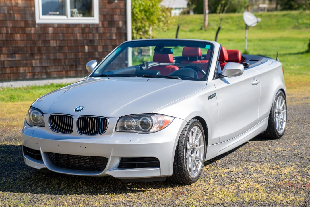 2011 BMW E82 135i & 135is - Image 2 of 31
