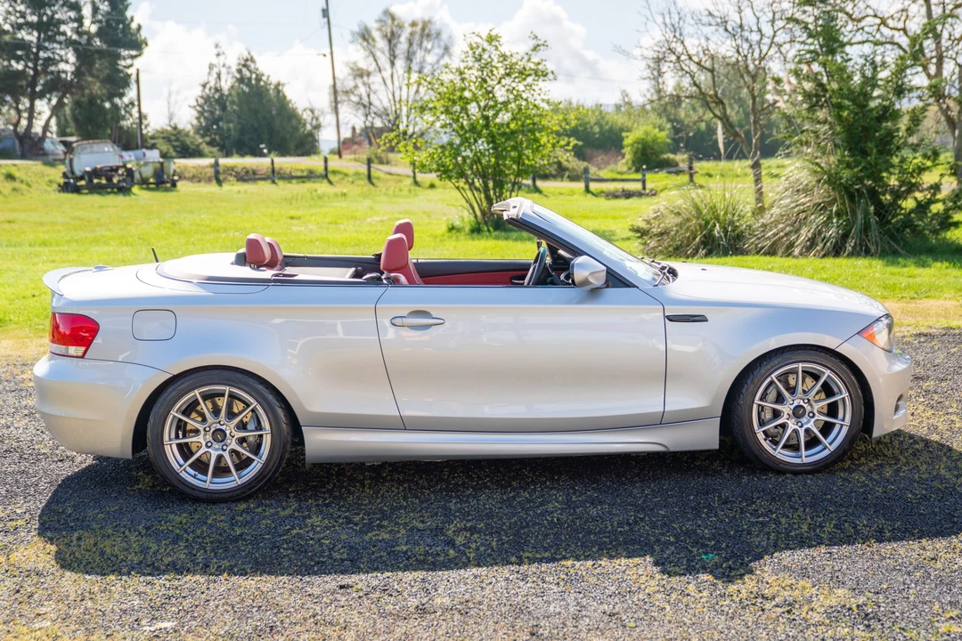 2011 BMW E82 135i & 135is - Image 7 of 31