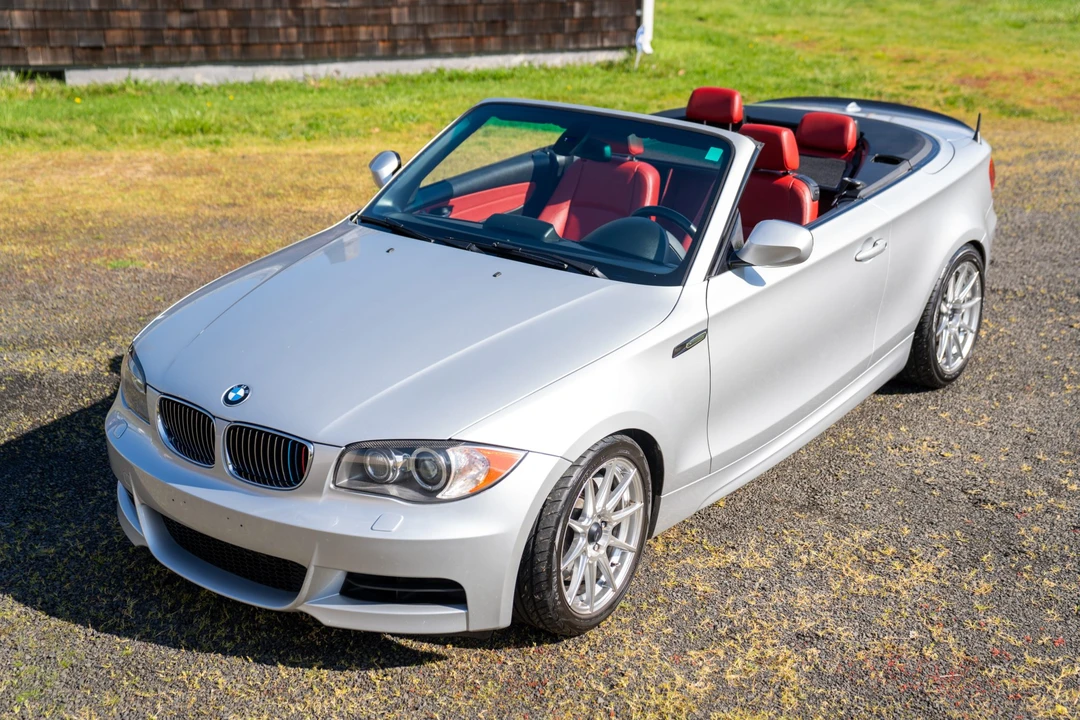 2011 BMW E82 135i & 135is - Image 17 of 31