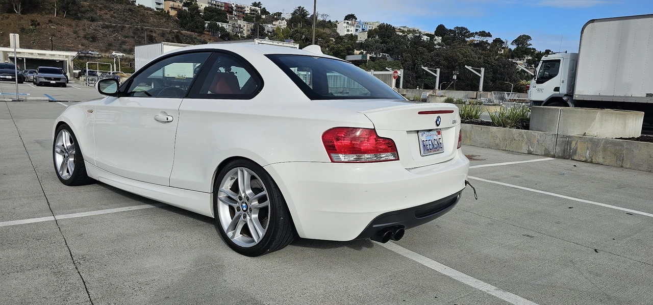 2011 BMW E82 135i & 135is - Image 9 of 21