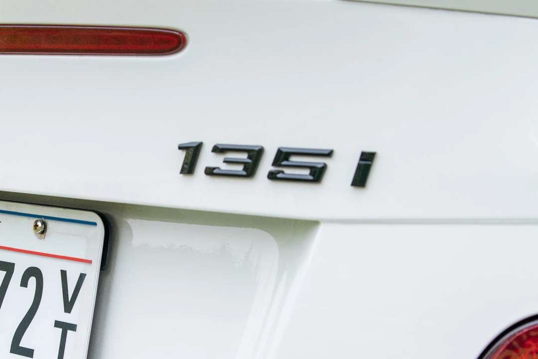 2011 BMW E82 135i & 135is - Image 30 of 31