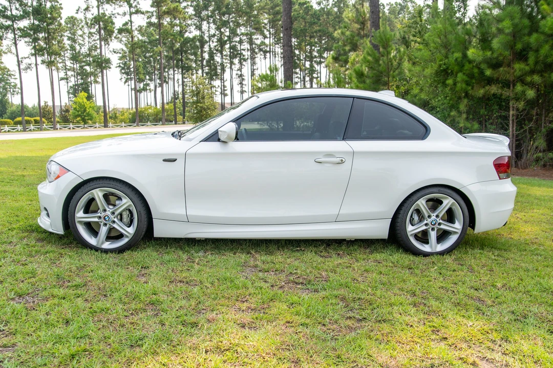 2011 BMW E82 135i & 135is - Image 8 of 31