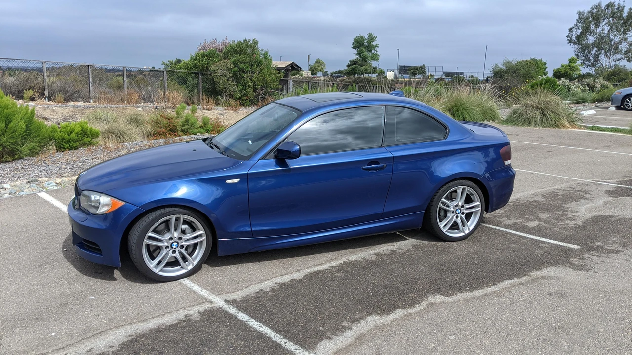 2011 BMW E82 135i & 135is - Image 9 of 31
