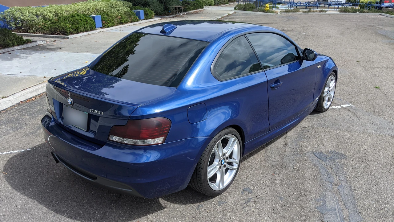 2011 BMW E82 135i & 135is - Image 28 of 31