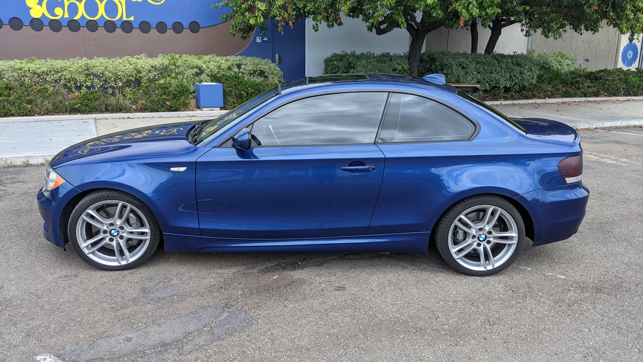 2011 BMW E82 135i & 135is - Image 11 of 31