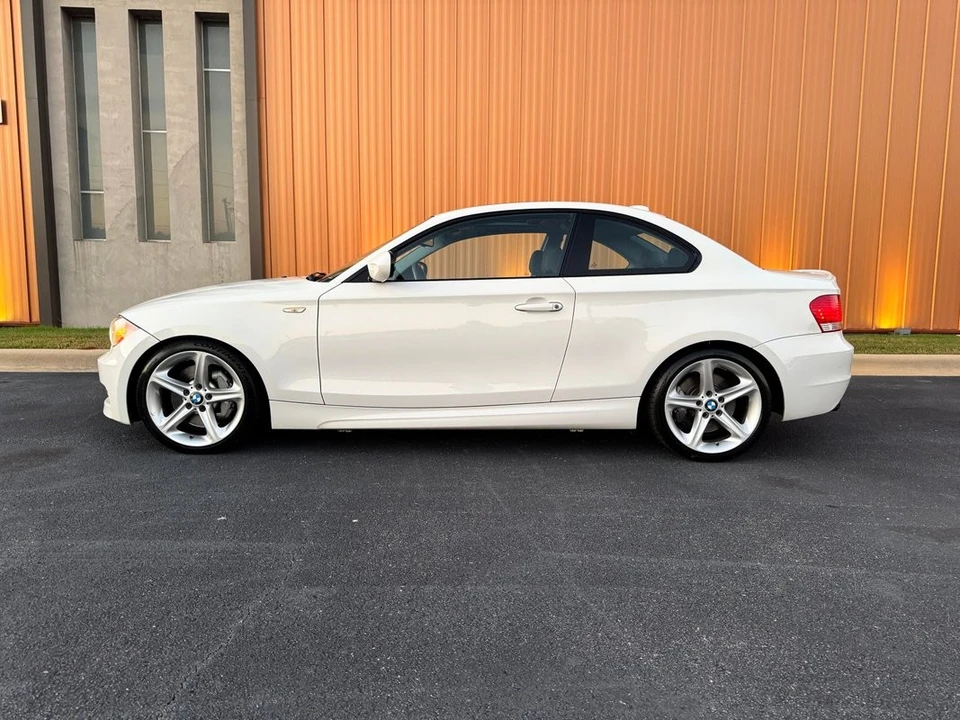 2011 BMW E82 135i & 135is - Image 19 of 21
