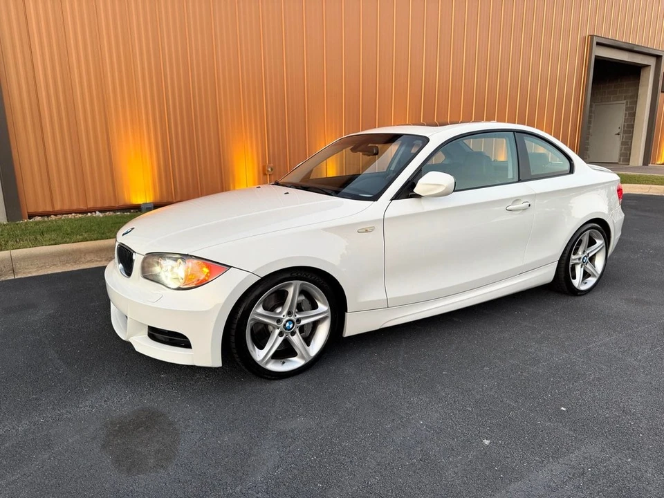 2011 BMW E82 135i & 135is - Image 16 of 21