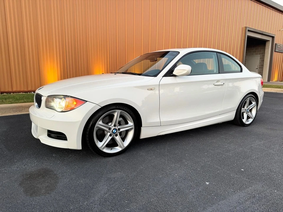 2011 BMW E82 135i & 135is - Image 17 of 21