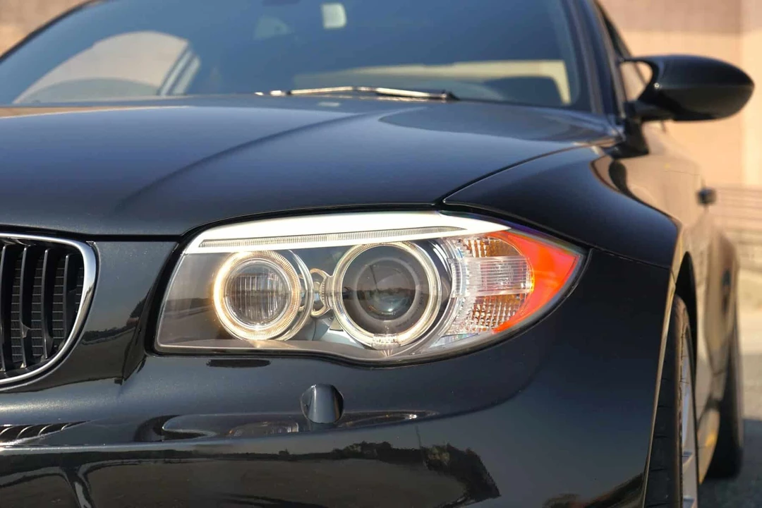 2011 BMW 1M - Image 7 of 30