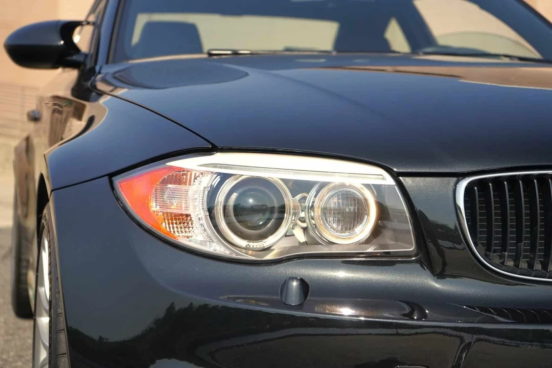 2011 BMW 1M - Image 8 of 30
