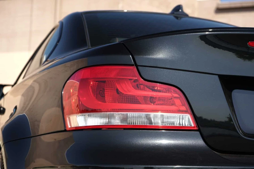 2011 BMW 1M - Image 12 of 30