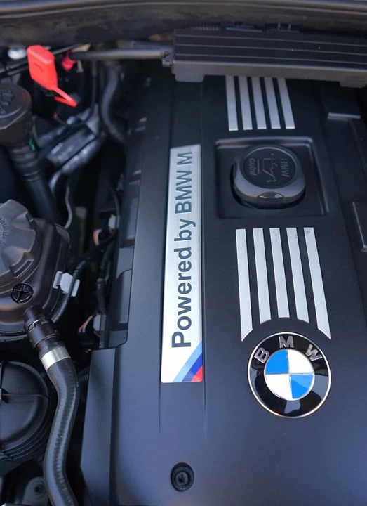 2011 BMW 1M - Image 17 of 30