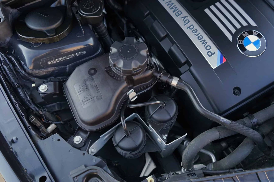 2011 BMW 1M - Image 18 of 30