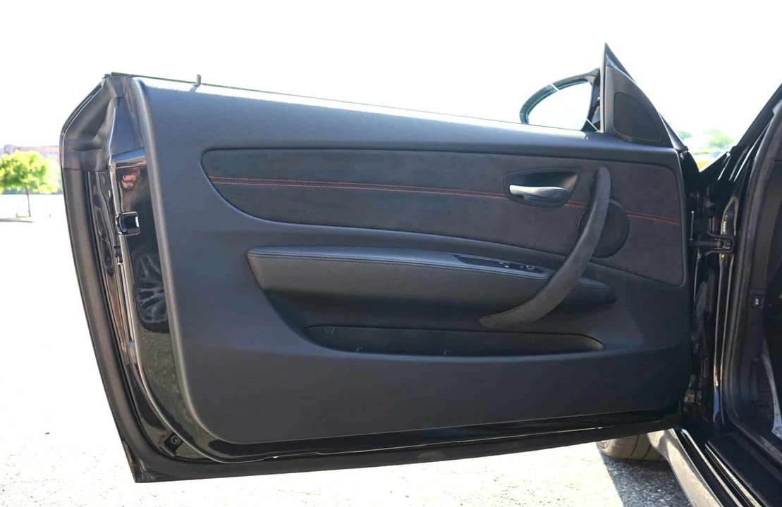 2011 BMW 1M - Image 24 of 30