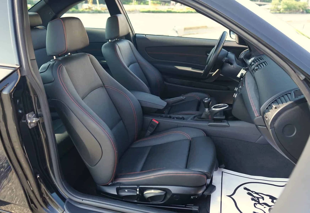 2011 BMW 1M - Image 28 of 30