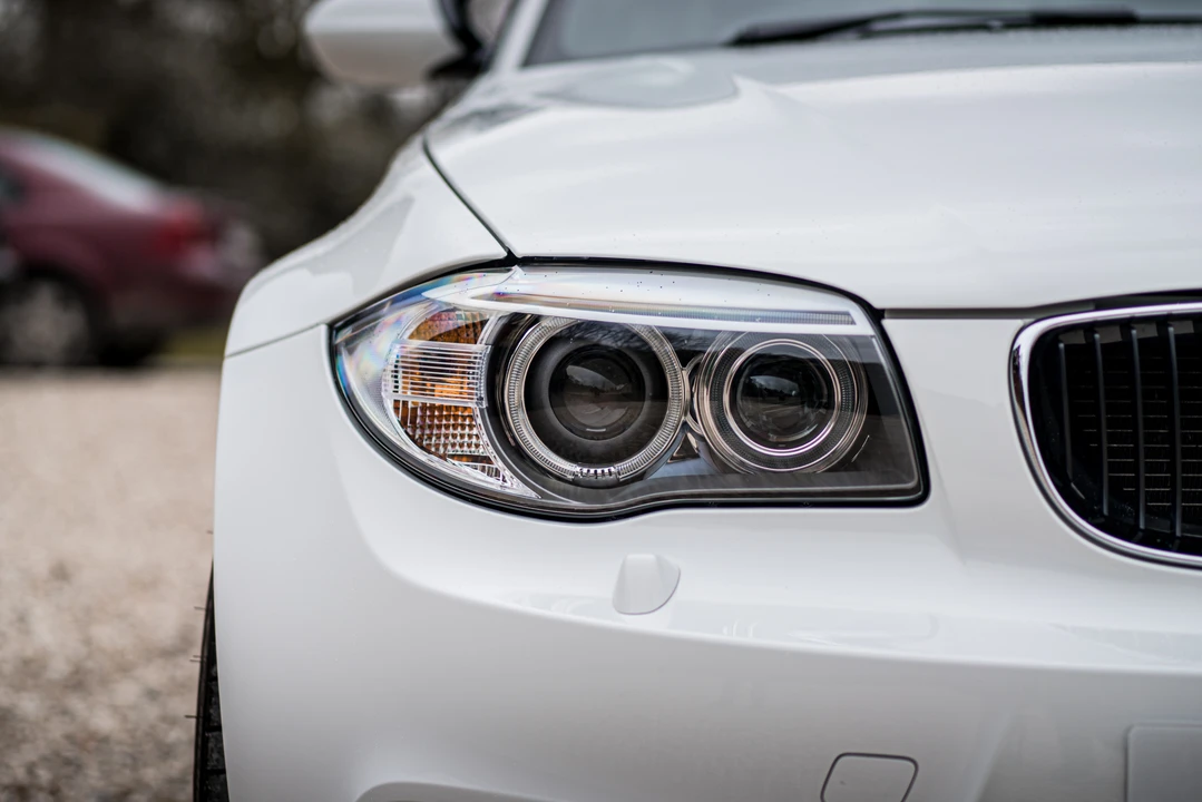 2011 BMW 1M - Image 25 of 31