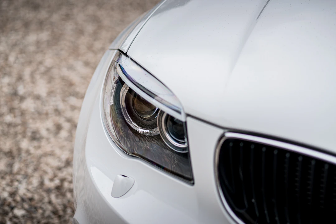 2011 BMW 1M - Image 27 of 31