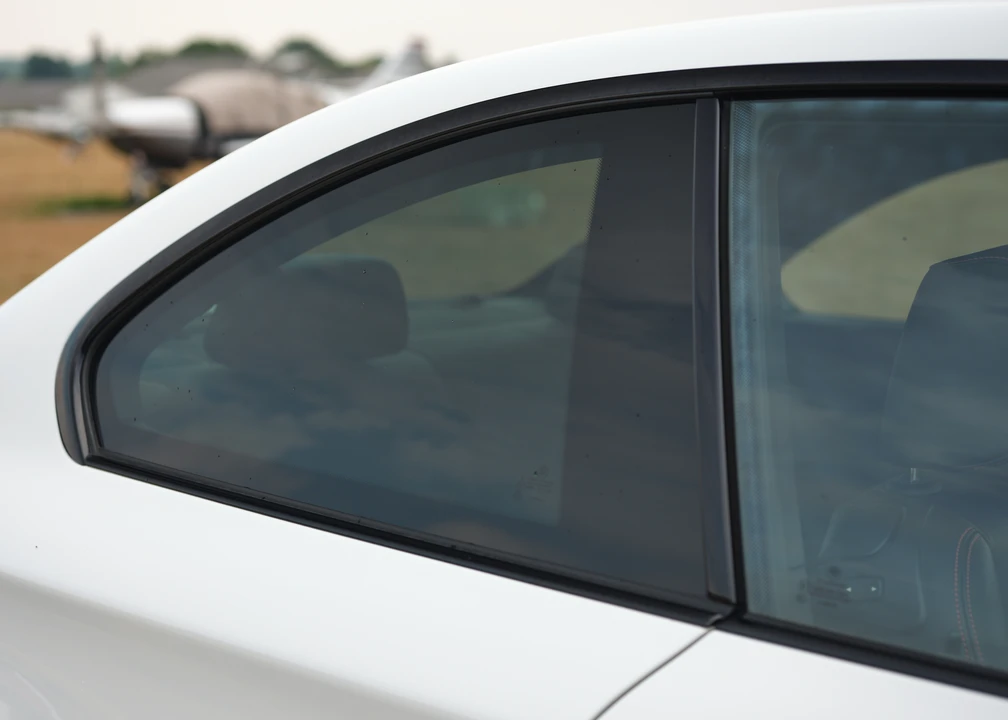 2011 BMW 1M - Image 20 of 31