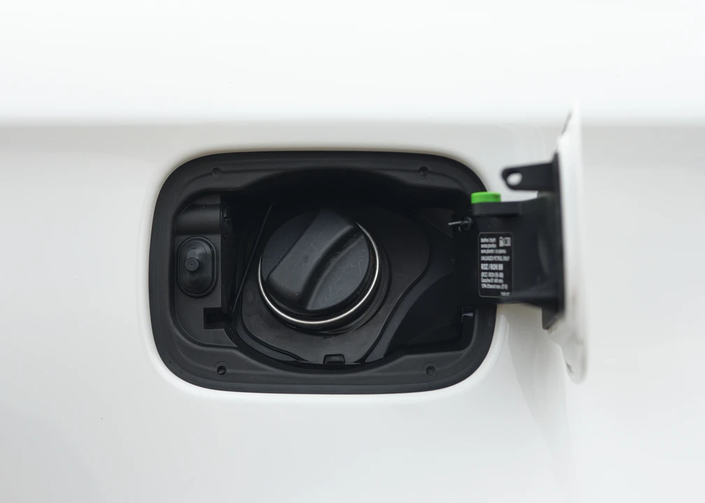 2011 BMW 1M - Image 29 of 31