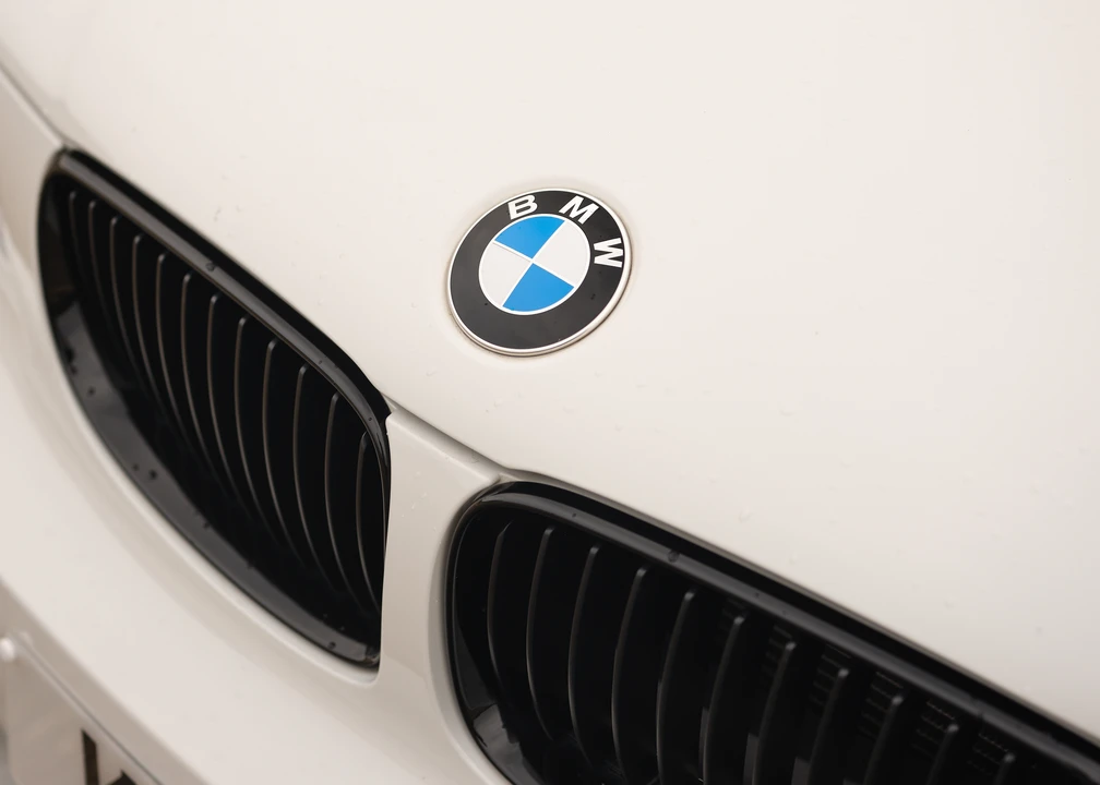 2011 BMW 1M - Image 27 of 31