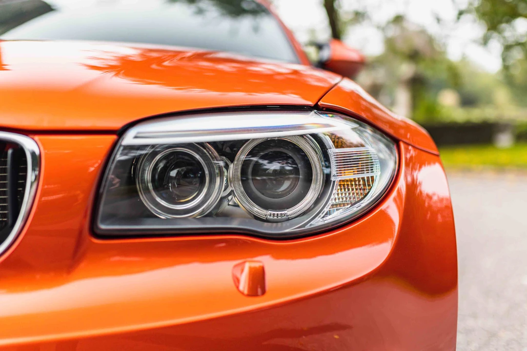 2011 BMW 1M - Image 30 of 31