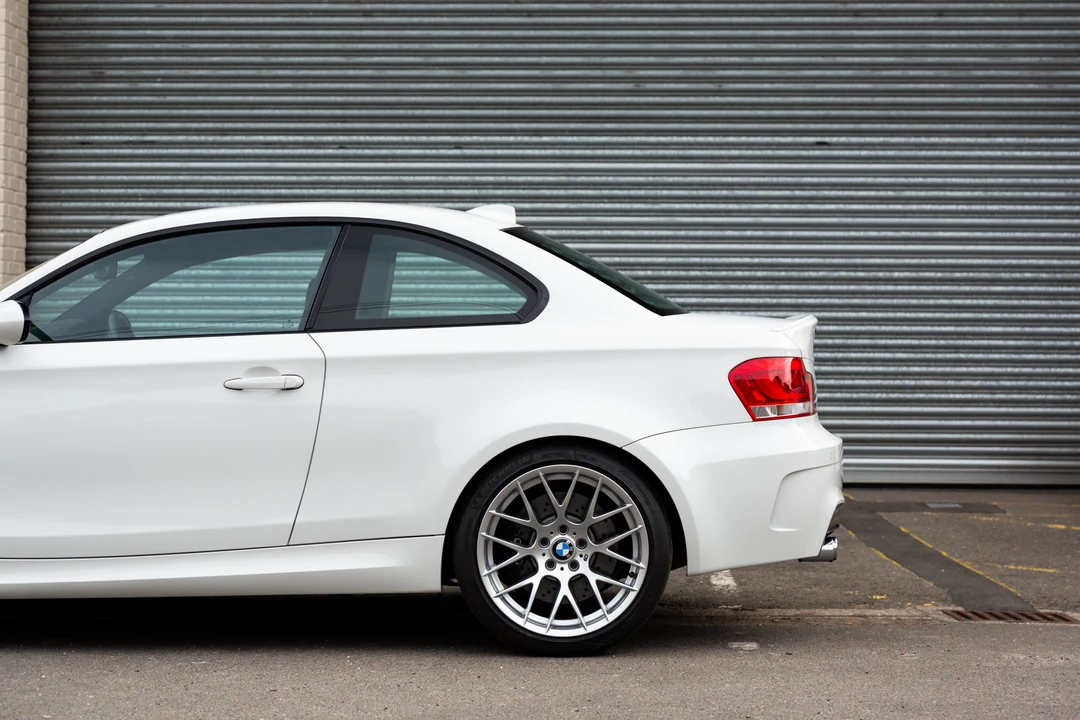 2011 BMW 1M - Image 21 of 31