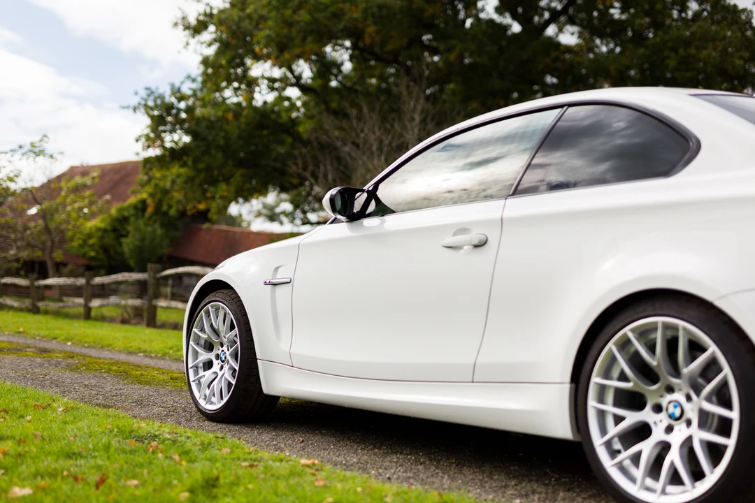 2011 BMW 1M - Image 10 of 31