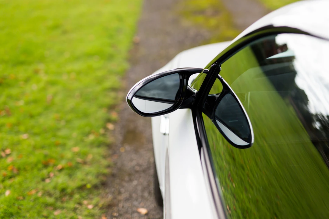 2011 BMW 1M - Image 23 of 31