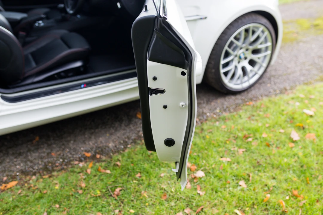 2011 BMW 1M - Image 28 of 31