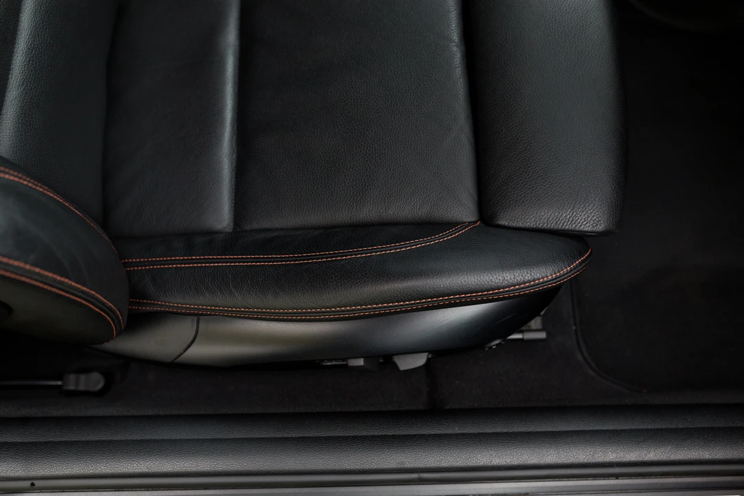 2011 BMW 1M - Image 30 of 31