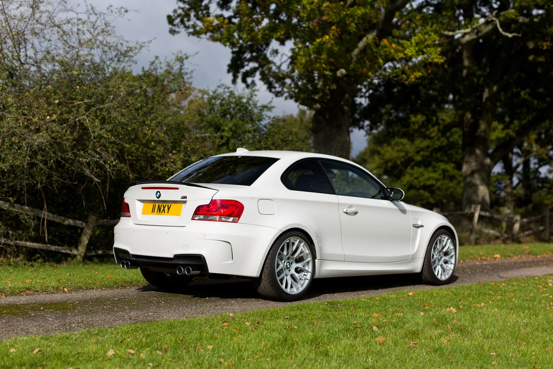 2011 BMW 1M - Image 18 of 31